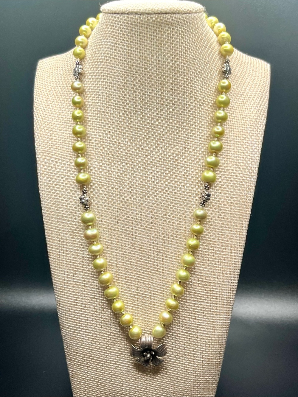 Vintage chartreuse freshwater pearl necklace sterling silver flower pendant